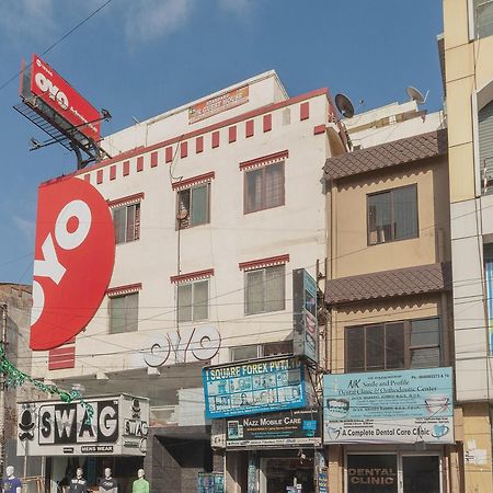 Capital O Admire Suit Hospitality Chennai Exterior photo