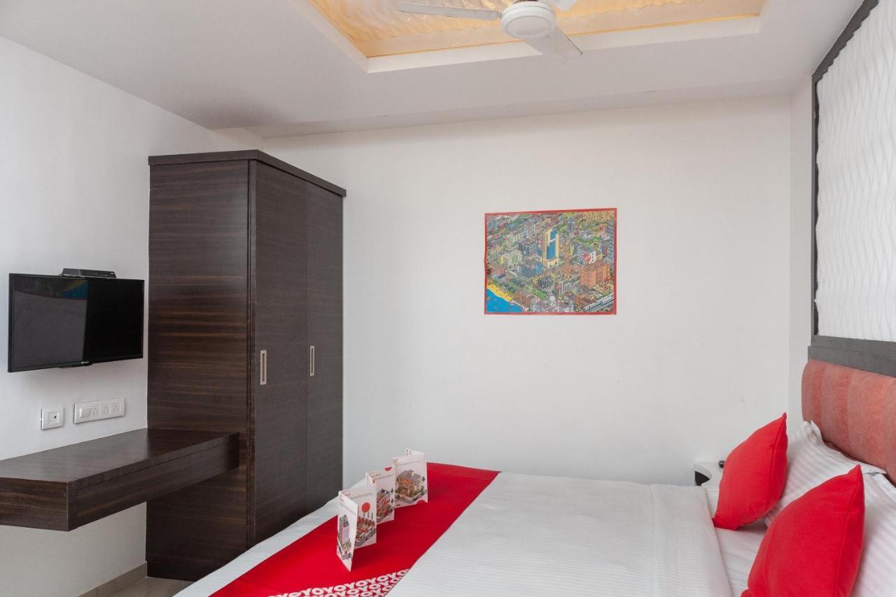 Capital O Admire Suit Hospitality Chennai Exterior photo