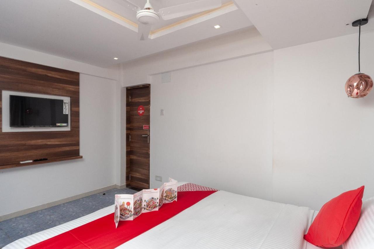 Capital O Admire Suit Hospitality Chennai Exterior photo