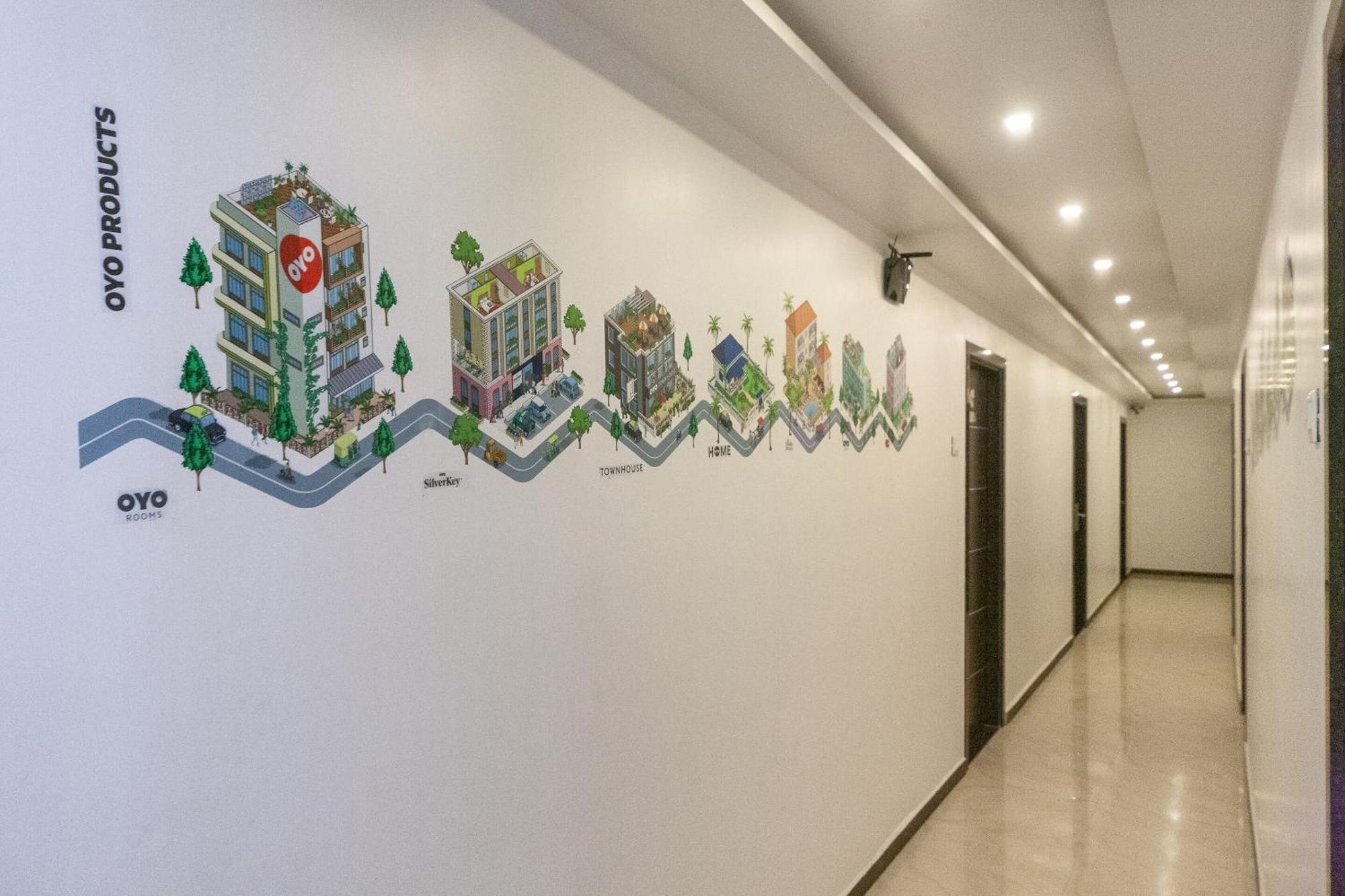 Capital O Admire Suit Hospitality Chennai Exterior photo