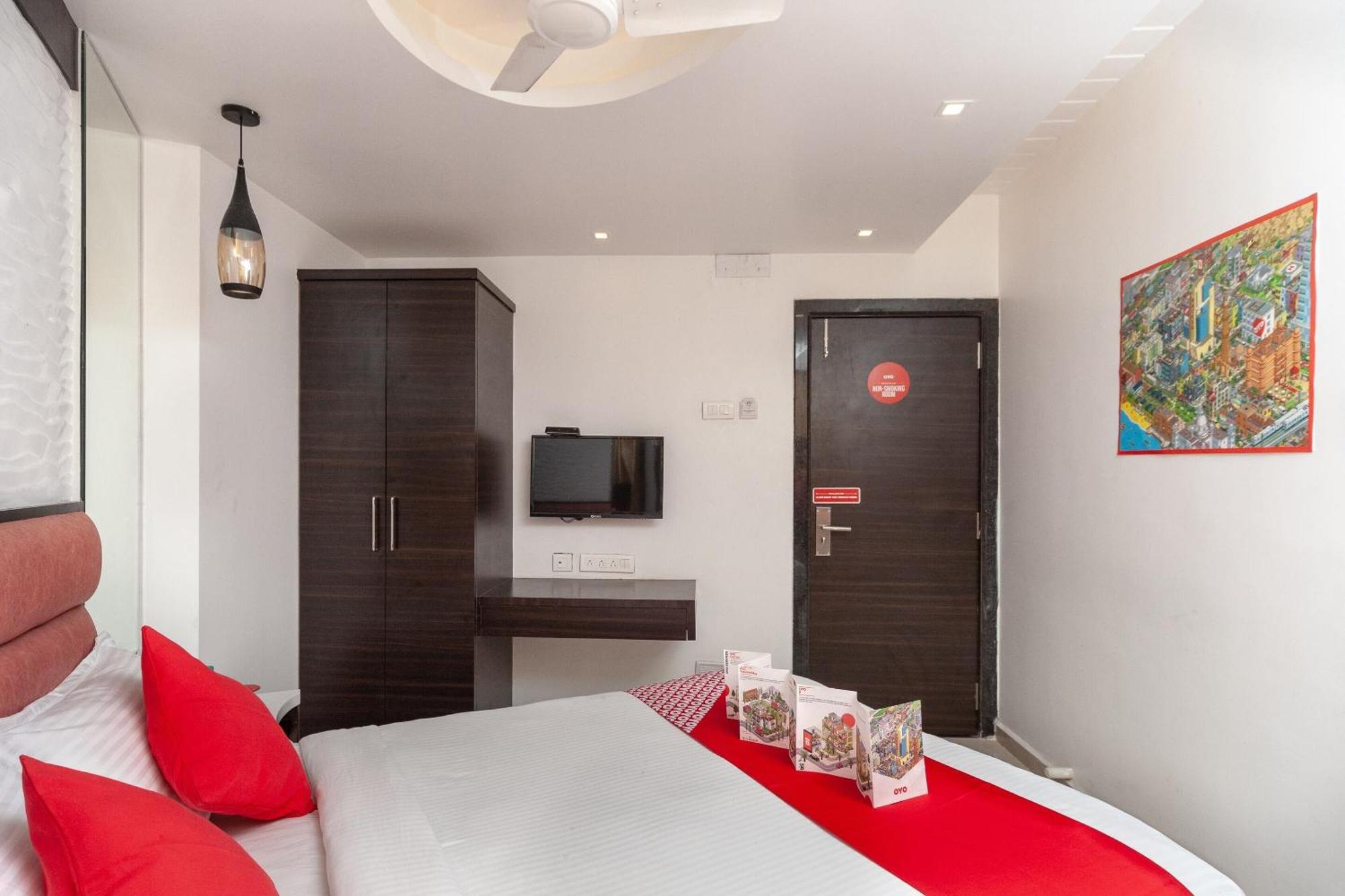 Capital O Admire Suit Hospitality Chennai Exterior photo