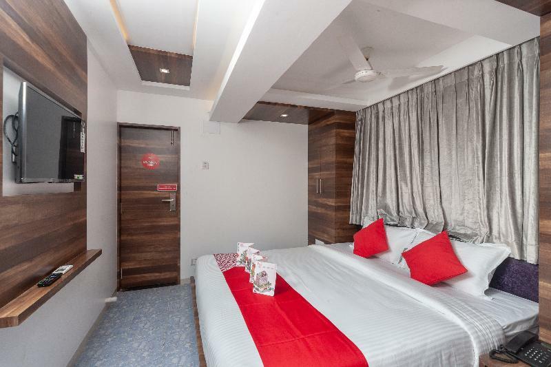 Capital O Admire Suit Hospitality Chennai Exterior photo